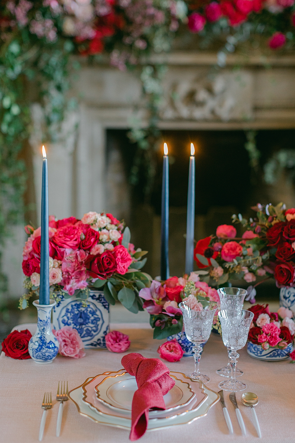 BEST WEDDING PLANNER UK FLORALS FLOWERS ROMANTIC J'ATON COUTURE MIRA ZWILLINGER BLACK TIE FLORALS
