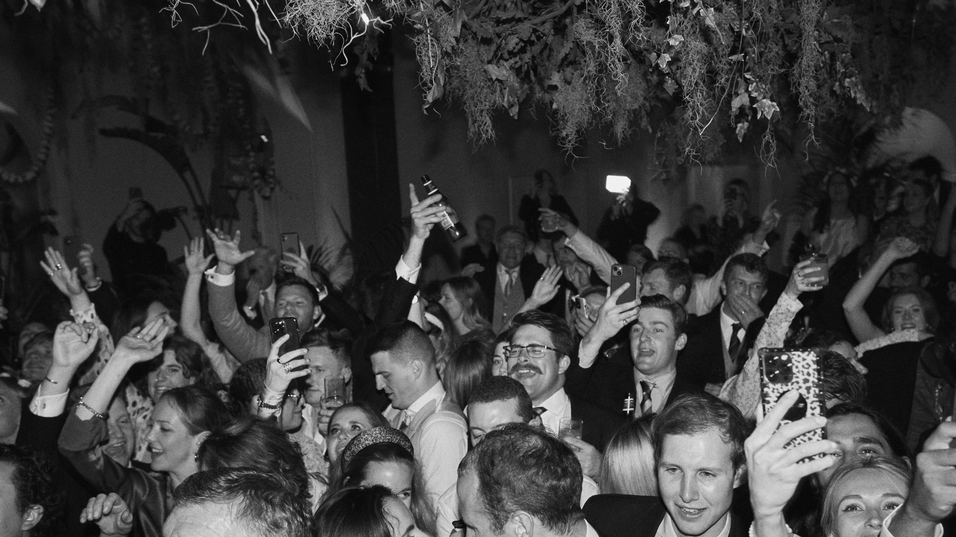 WEDDING DAY TIMELINE – EVENING RECEPTION PARTY